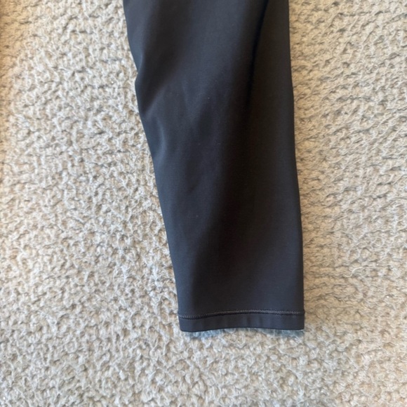 VUORI Chilled Out Performance Leggings Color: Black  Size Small VW4028 - Picture 2 of 13